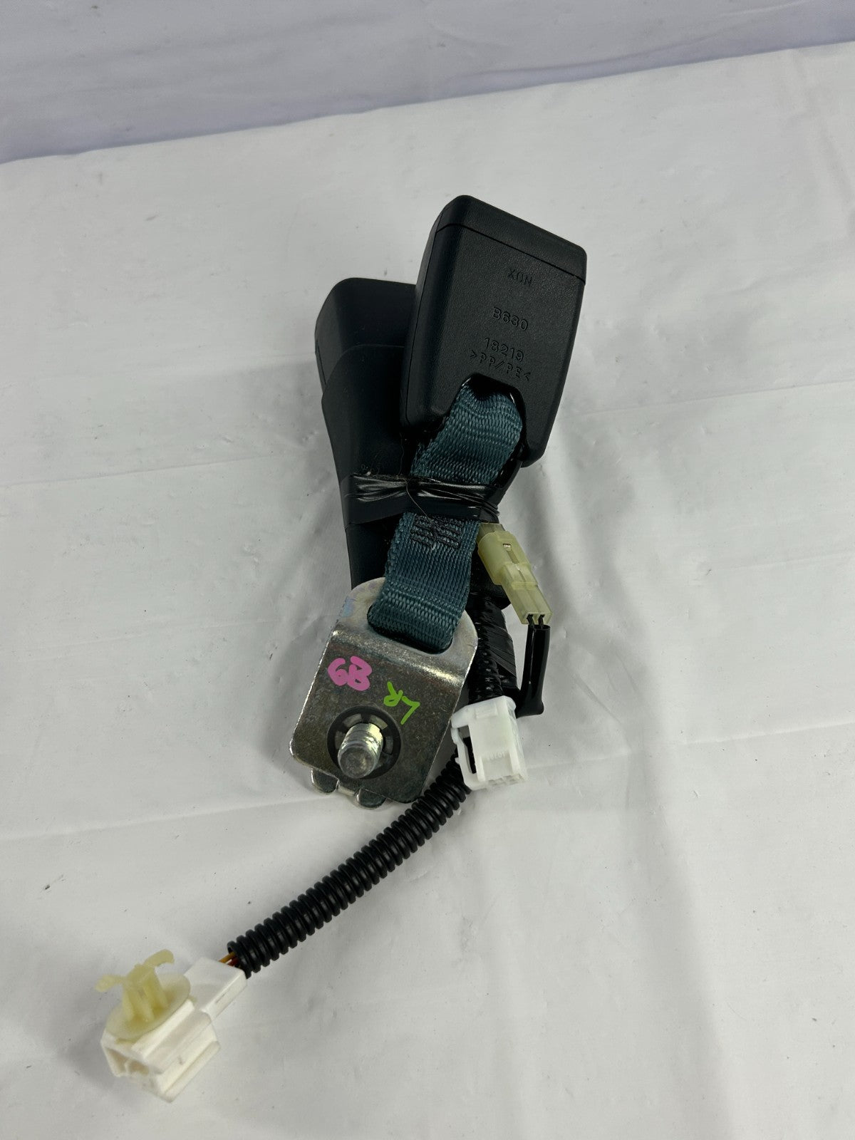 2019-2022 Subaru Forester Rear Left Center Seat Belt Buckle OEM 64670SJ030VH