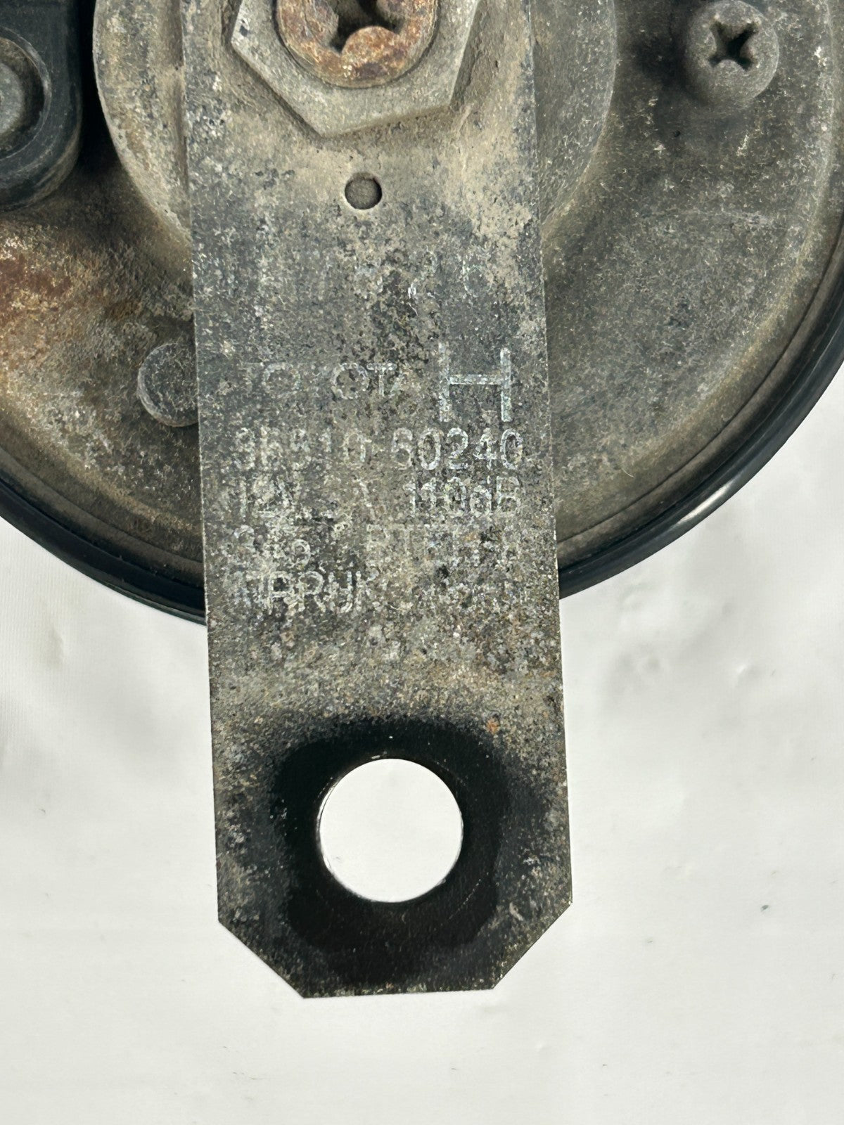 2003-2009 Toyota 4Runner Electric Horn High Pitch Note Assembly OEM 86510-60240
