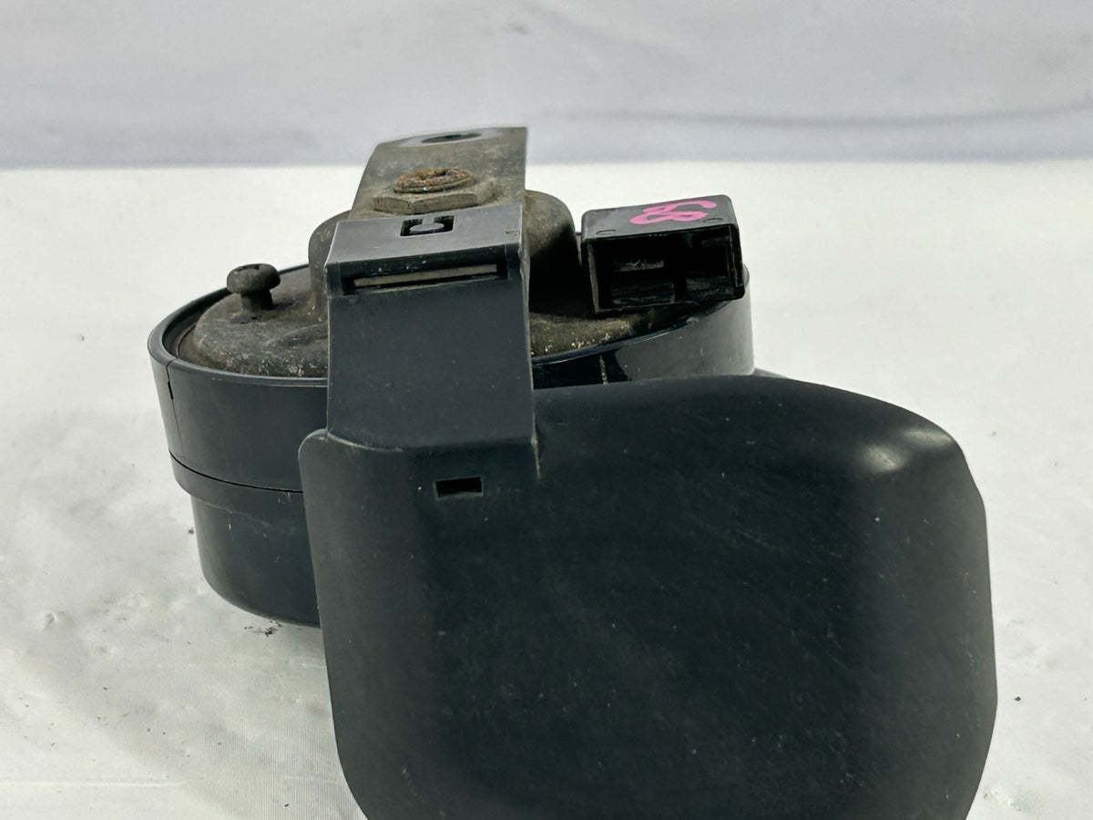 2003-2009 Toyota 4Runner Electric Horn High Pitch Note Assembly OEM 86510-60240