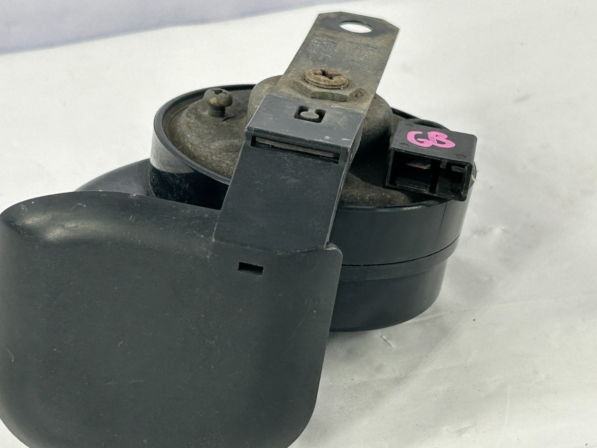 2003-2009 Toyota 4Runner Electric Horn Low Pitched Note Assembly OEM 86520-60200