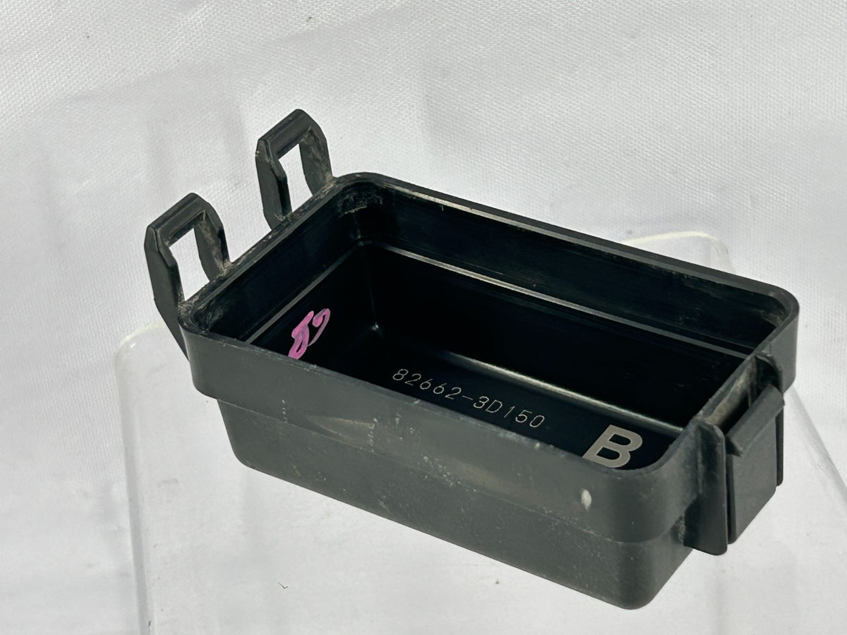 03-09 Toyota 4Runner Fuse Box Upper Relay Block Lid Cap Small OEM 82662-3D150