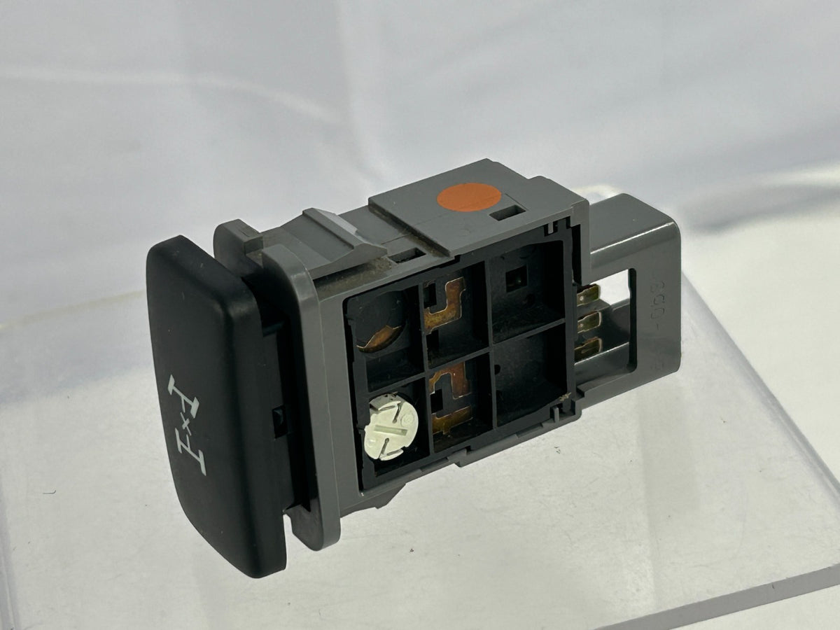2003-2009 Toyota 4Runner Differential Lock Control Button Switch OEM 84725-35050
