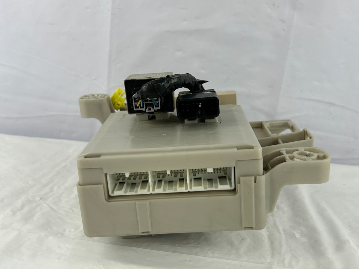 2003-2005 Toyota 4Runner Interior Junction Block Fuse Relay Box OEM 82730-35350