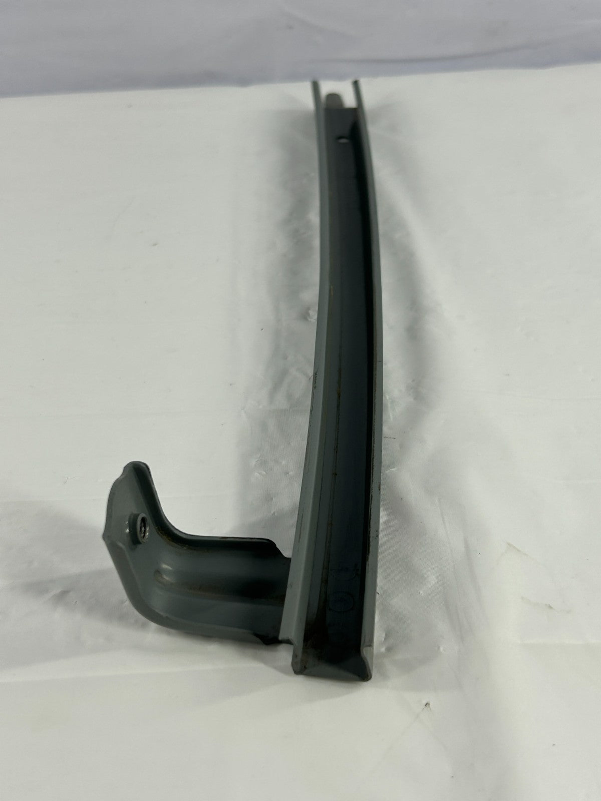 03-09 Toyota 4Runner Front Left Driver Door Window Glass Guide OEM 68162-35060