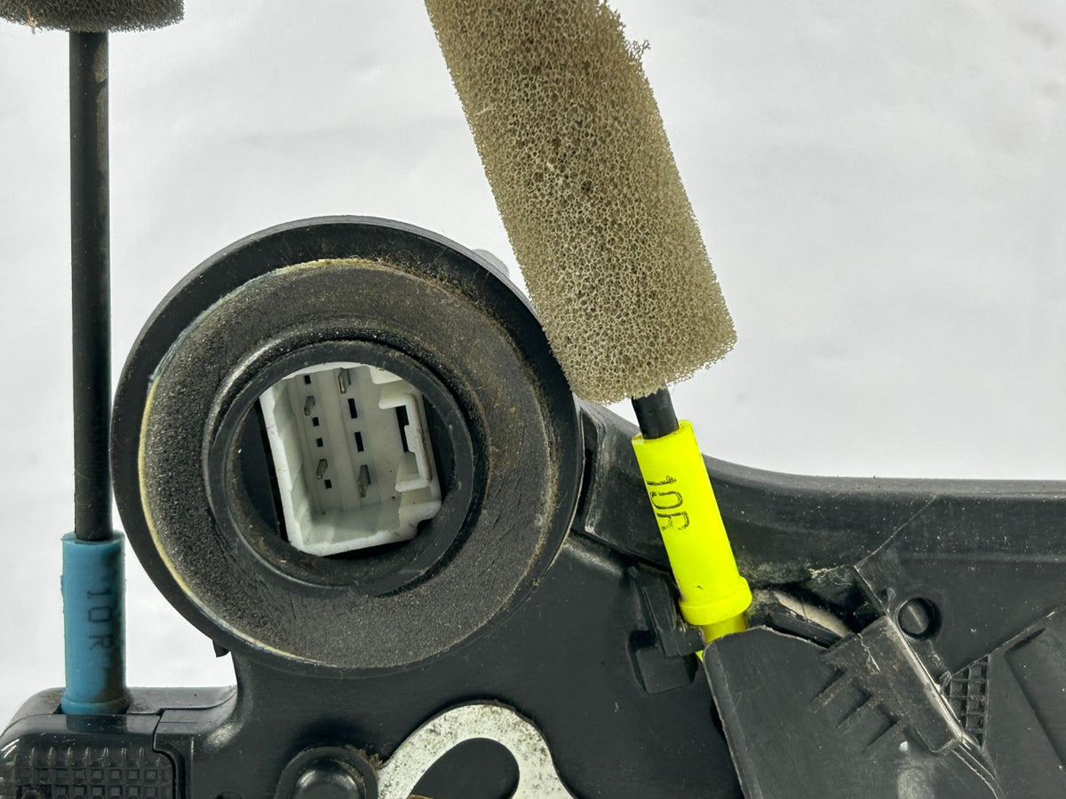 2003-2007 Toyota 4Runner Rear Right Door Lock Latch Actuator OEM 69050-60090