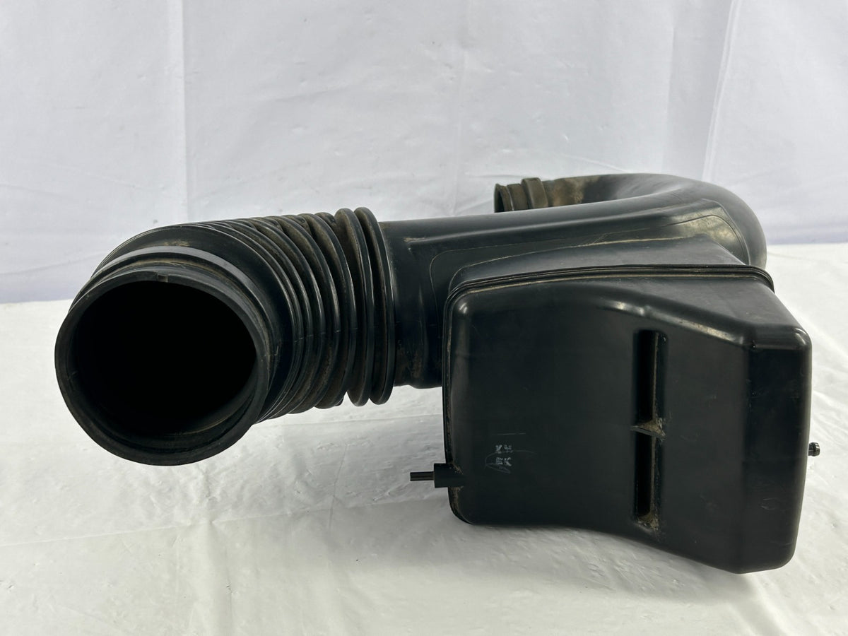 03-05 Toyota 4Runner 4.7L V8 Engine Air Intake Resonator Hose OEM 17880-50061