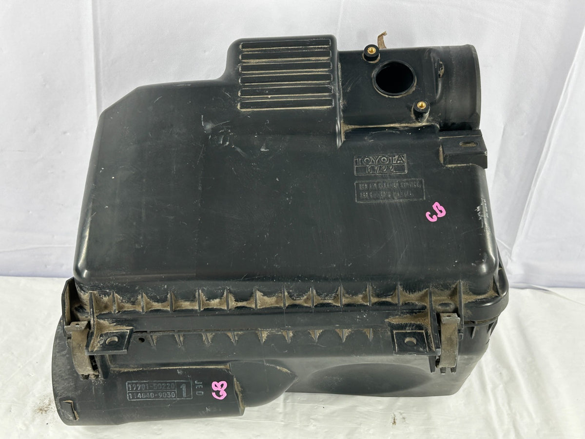 2003-2005 Toyota 4Runner 4.7L V8 Engine Air Cleaner Filter Box OEM 17705-50160