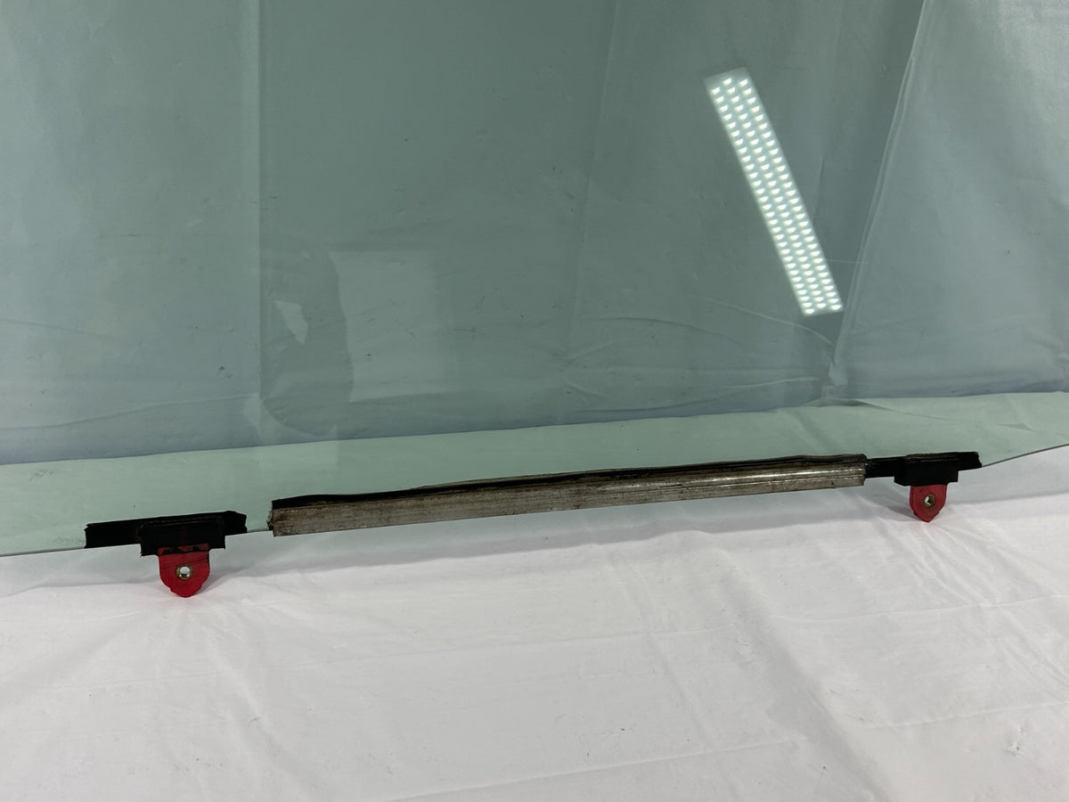 2003-2006 Toyota 4runner Front Right Passenger Door Window Glass OEM 68101-35200