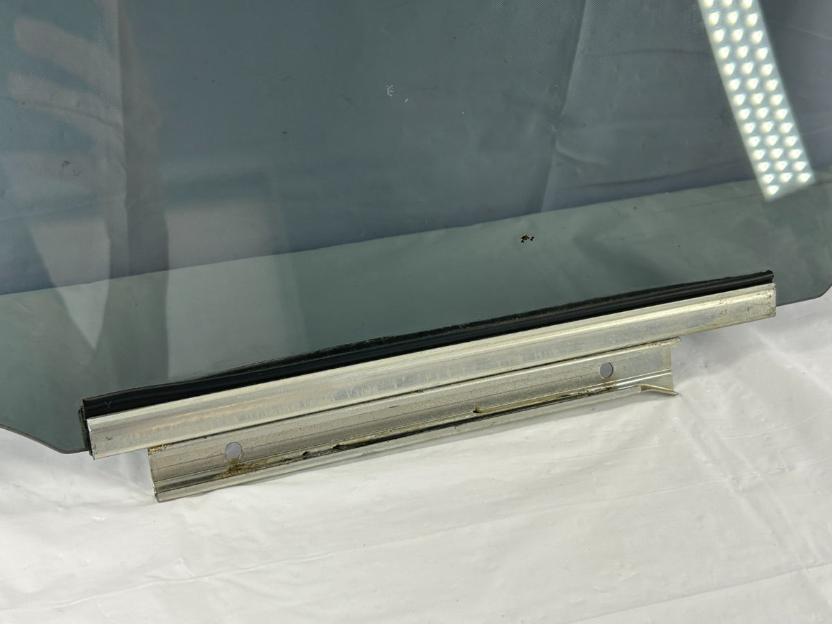 2003-2009 Toyota 4Runner Rear Left Driver Side Door Window Glass OEM 68114-35100