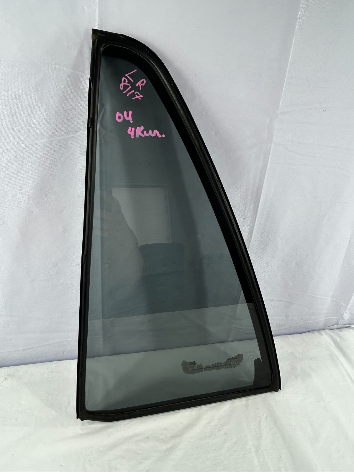 03-09 Toyota 4Runner Rear Left Door Quarter Window Vent Glass OEM 68124-35060