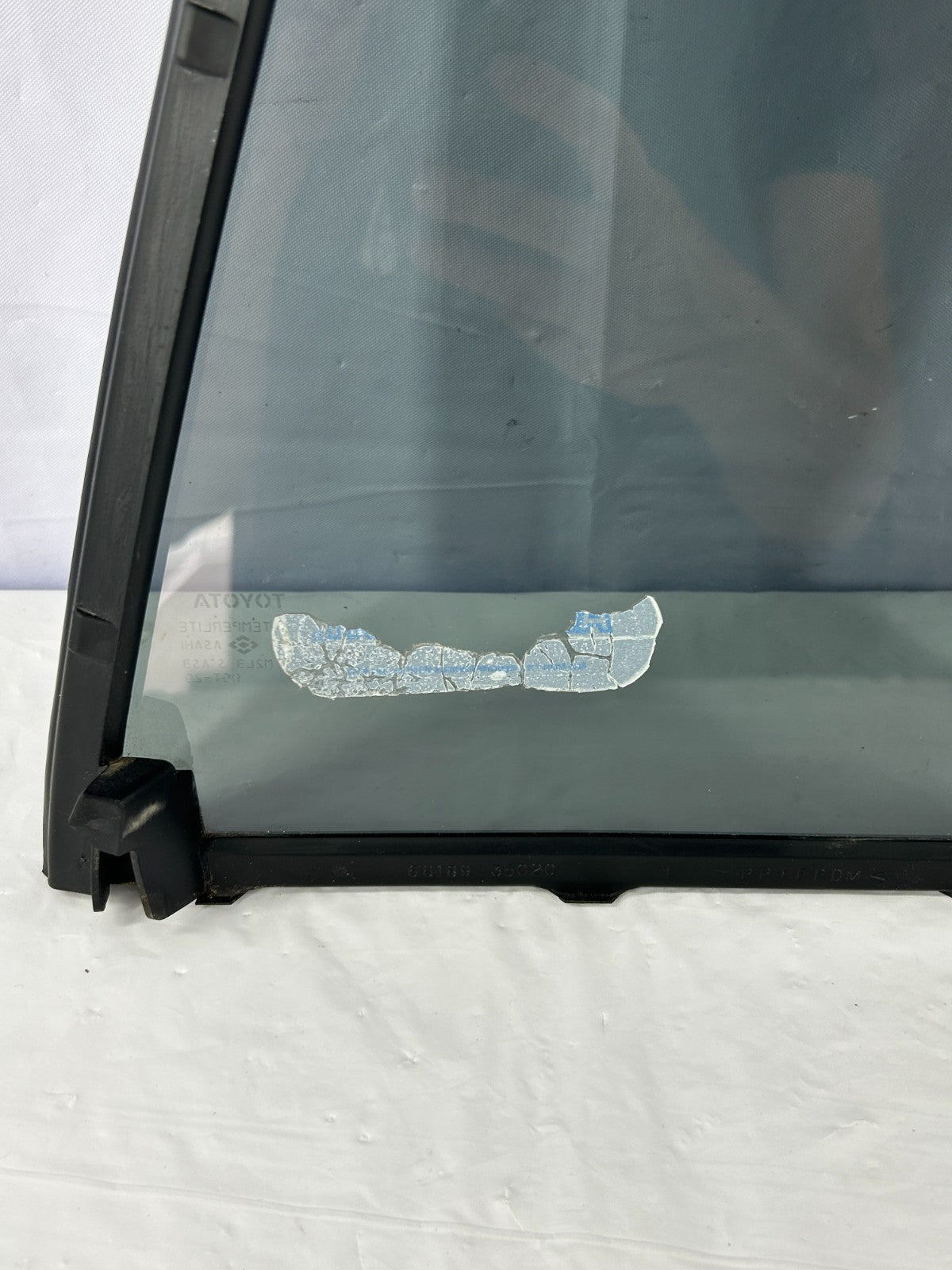 03-09 Toyota 4Runner Rear Left Door Quarter Window Vent Glass OEM 68124-35060
