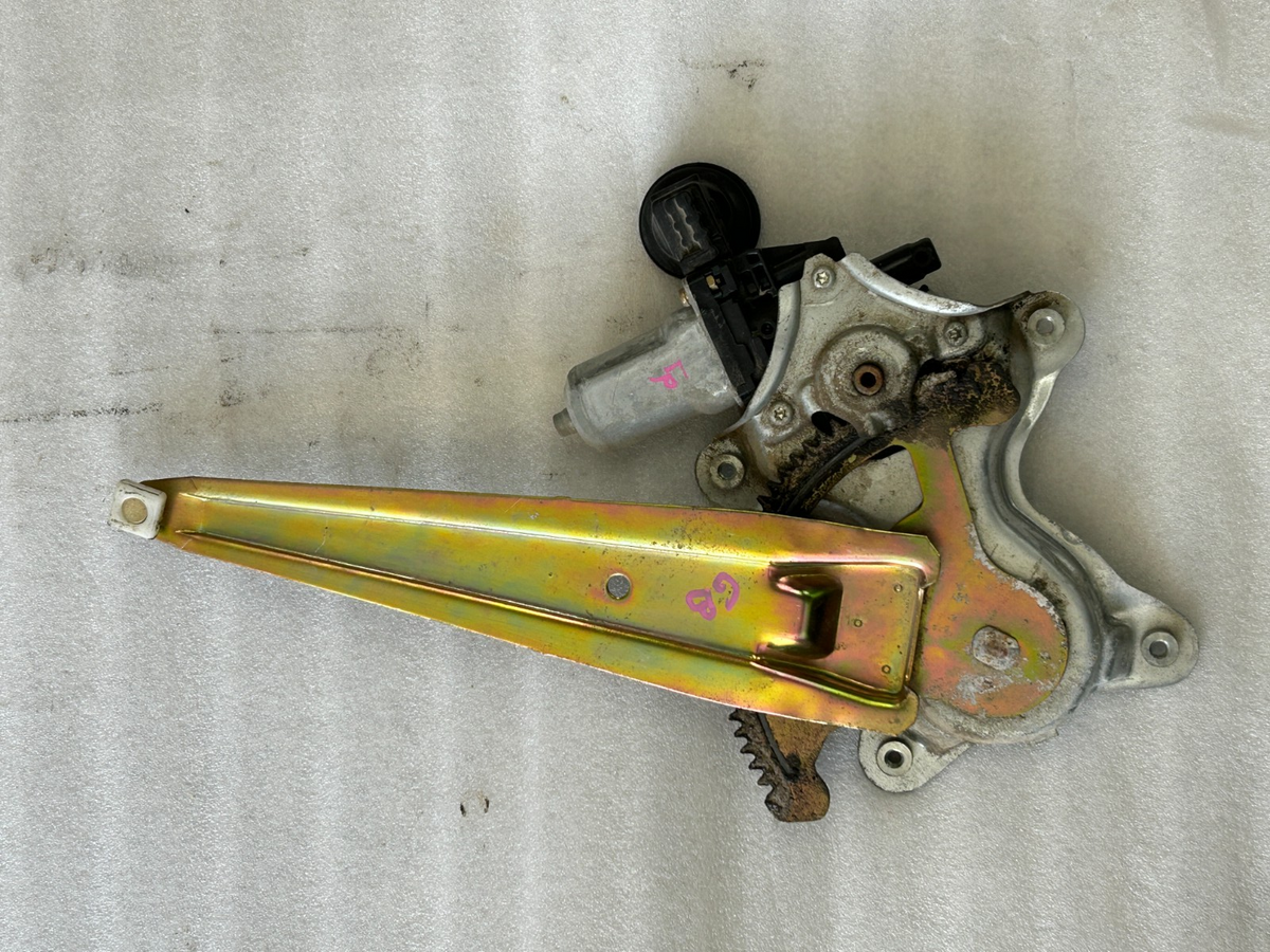 2003-2009 Toyota 4Runner Rear Left Door Window Regulator Motor OEM 69804-35080