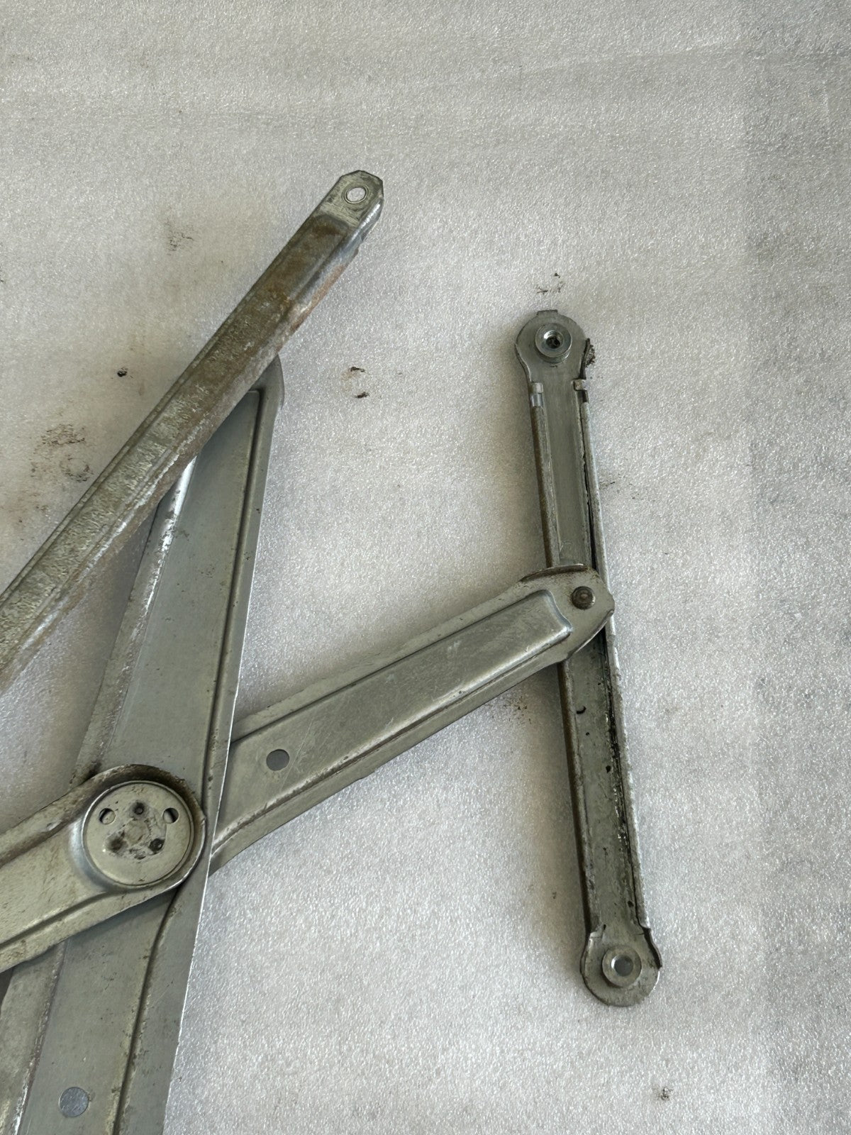 2003-2009 Toyota 4Runner Front Right Door Window Regulator Motor OEM 69801-58010