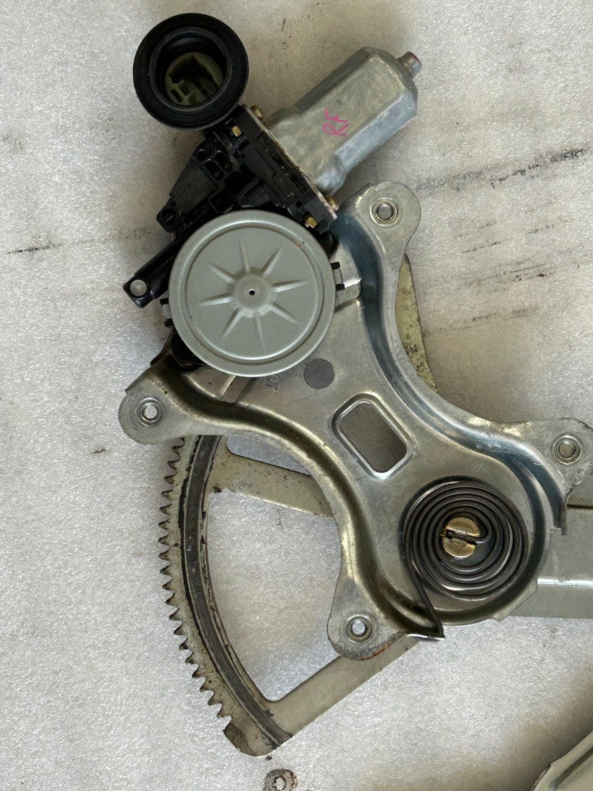 2003-2009 Toyota 4Runner Front Right Door Window Regulator Motor OEM 69801-58010