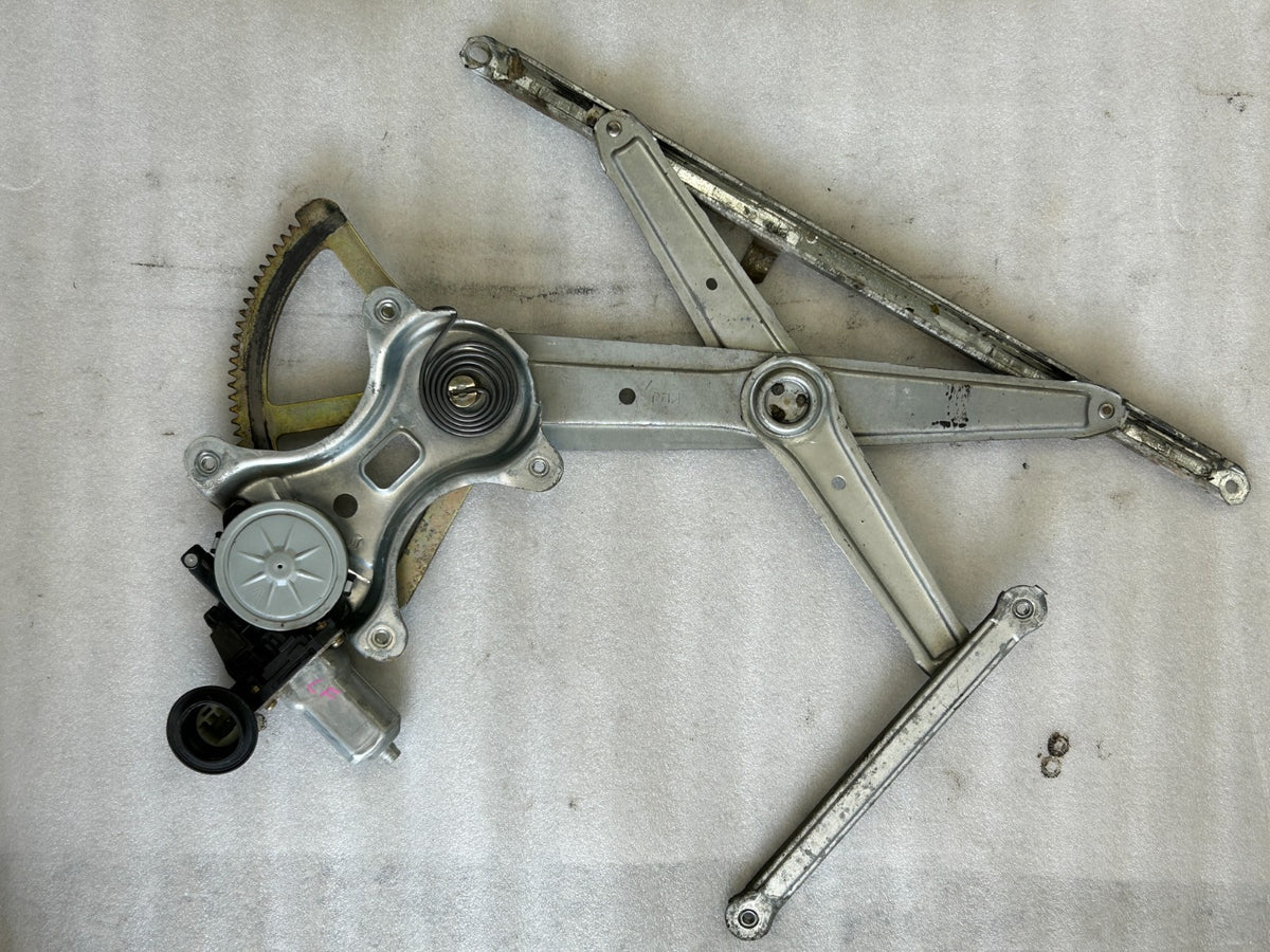 03-09 Toyota 4runner Front Left Driver Window Regulator Motor OEM 69802-58010