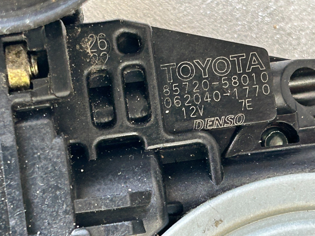 03-09 Toyota 4runner Front Left Driver Window Regulator Motor OEM 69802-58010