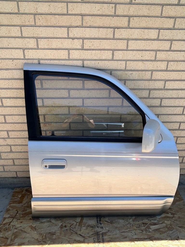 1996-1998 Toyota 4Runner Limited Front Right Passenger Door Complete 6700135330