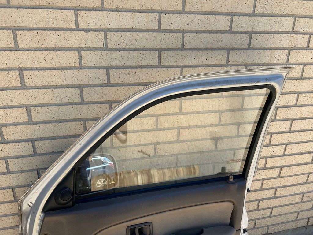 1996-1998 Toyota 4Runner Limited Front Right Passenger Door Complete 6700135330