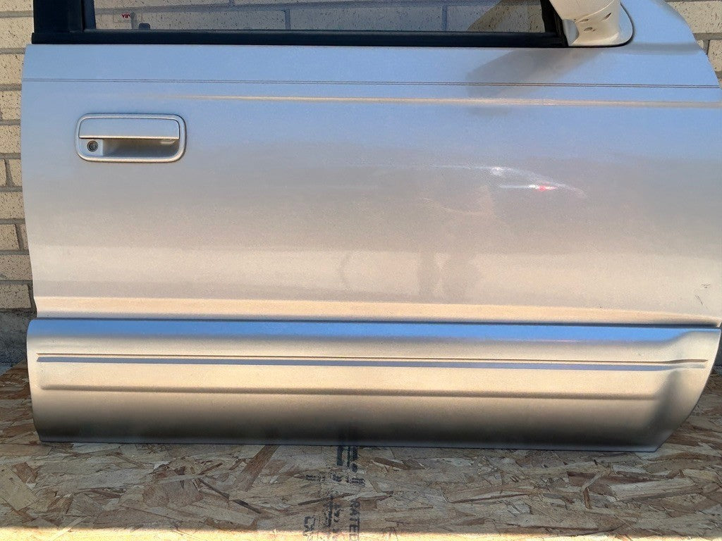 1996-1998 Toyota 4Runner Limited Front Right Passenger Door Complete 6700135330