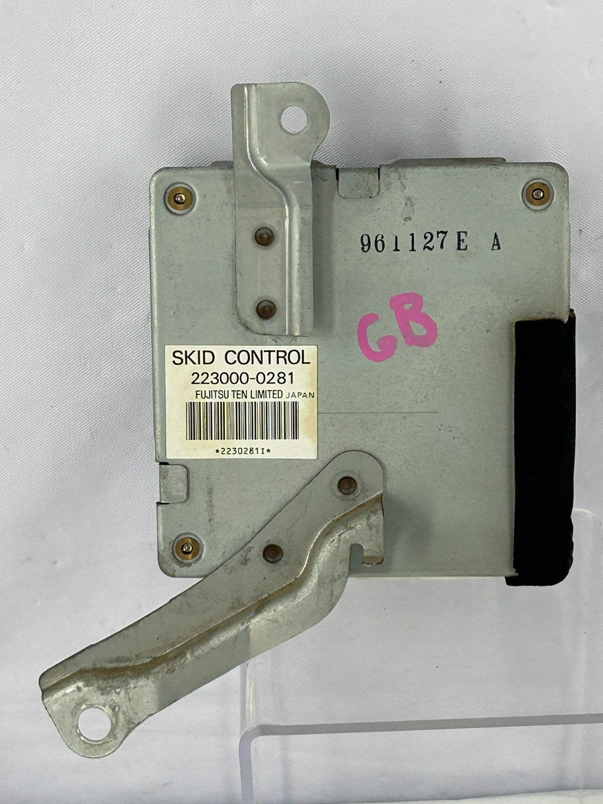 1996-1998 Toyota 4Runner ABS Skid Control Module Unit & Bracket OEM 89540-35111