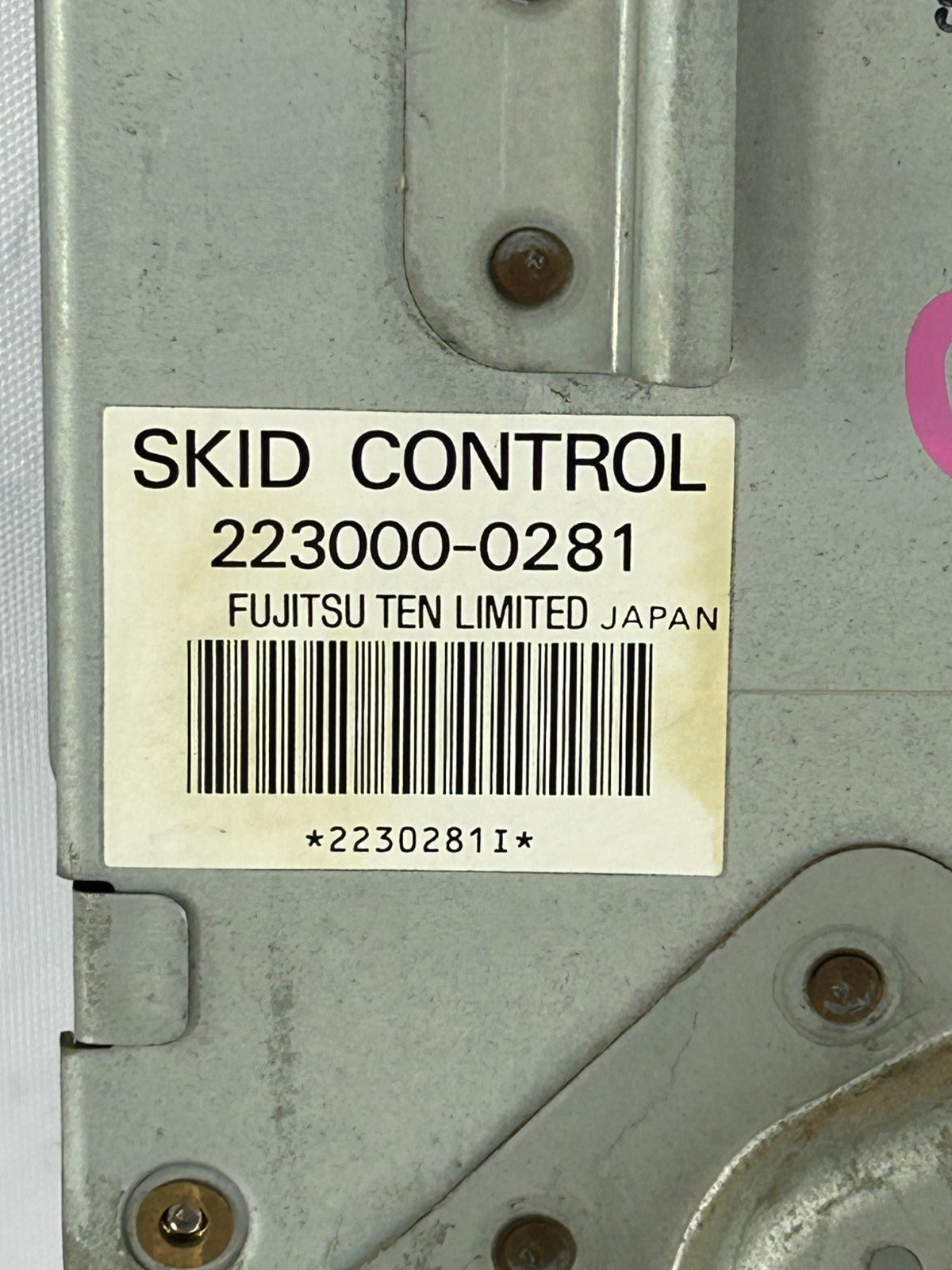 1996-1998 Toyota 4Runner ABS Skid Control Module Unit & Bracket OEM 89540-35111