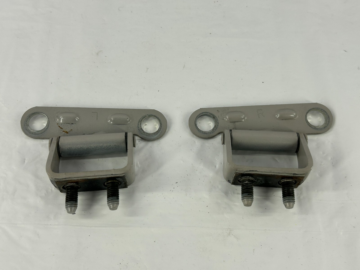 96-02 Toyota 4Runner Rear LH RH Liftgate Hatch Door Hinge Set OEM 68810-35010