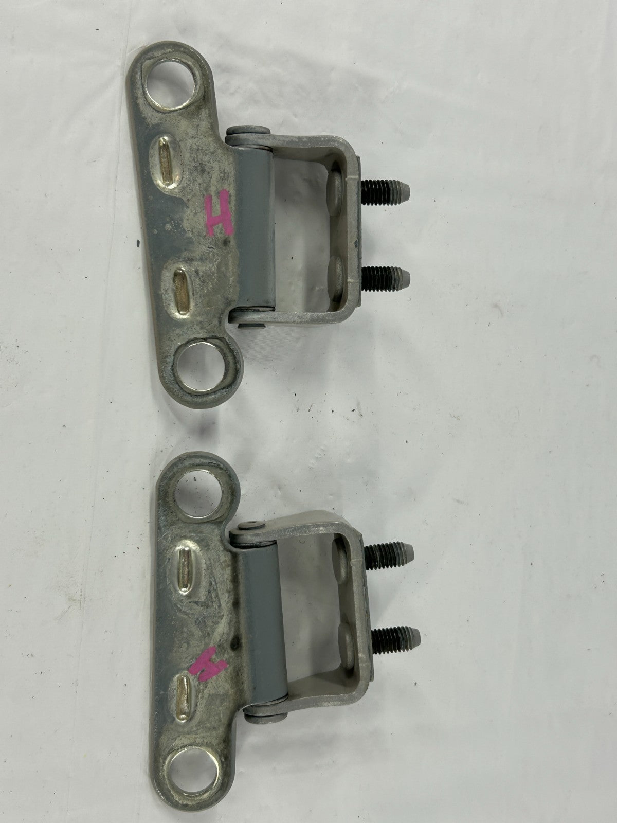 96-02 Toyota 4Runner Rear LH RH Liftgate Hatch Door Hinge Set OEM 68810-35010