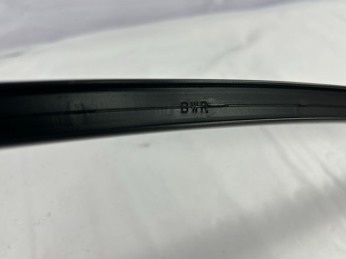 15-19 Subaru Outback Rear Right Door Window Partition Rail Channel OE 62240AL02A