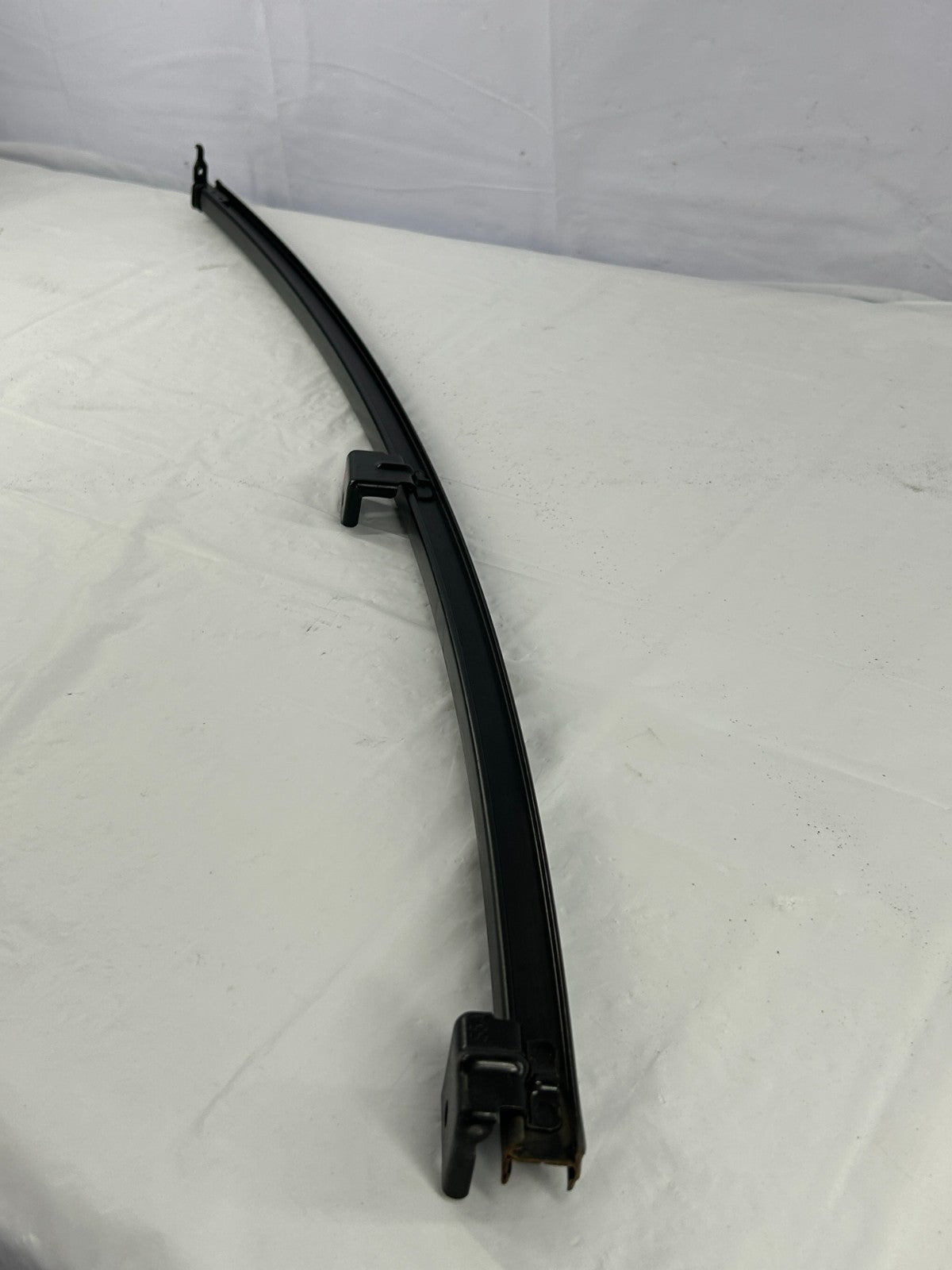 15-19 Subaru Outback Rear Right Door Window Partition Rail Channel OE 62240AL02A