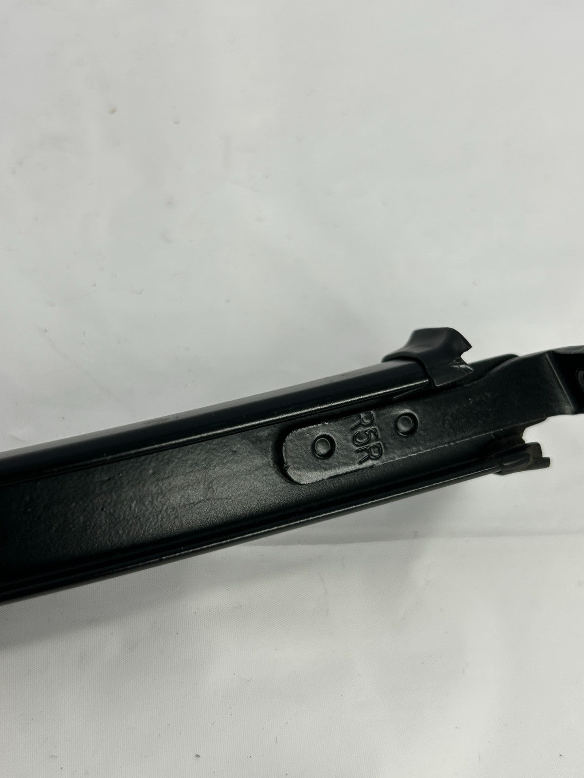 15-19 Subaru Outback Rear Right Door Window Partition Rail Channel OE 62240AL02A