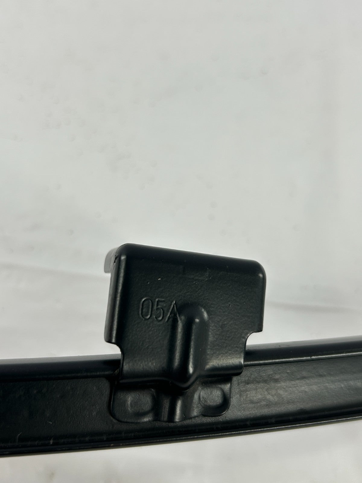 15-19 Subaru Outback Rear Right Door Window Partition Rail Channel OE 62240AL02A