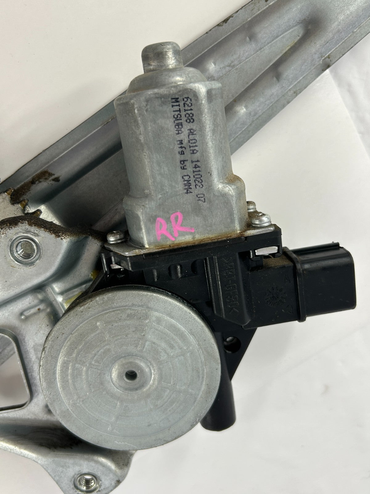 2015-2019 Subaru Outback Rear Right Side Window Regulator Motor OEM 61042AL00A