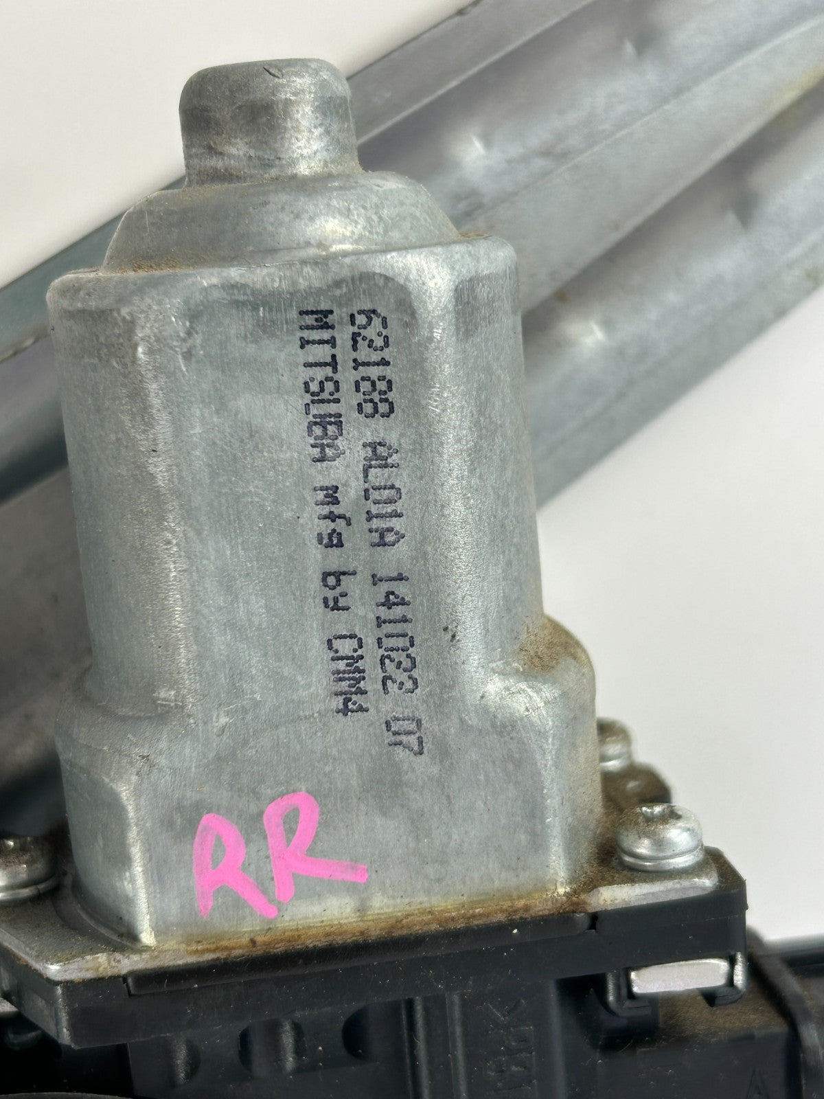 2015-2019 Subaru Outback Rear Right Side Window Regulator Motor OEM 61042AL00A