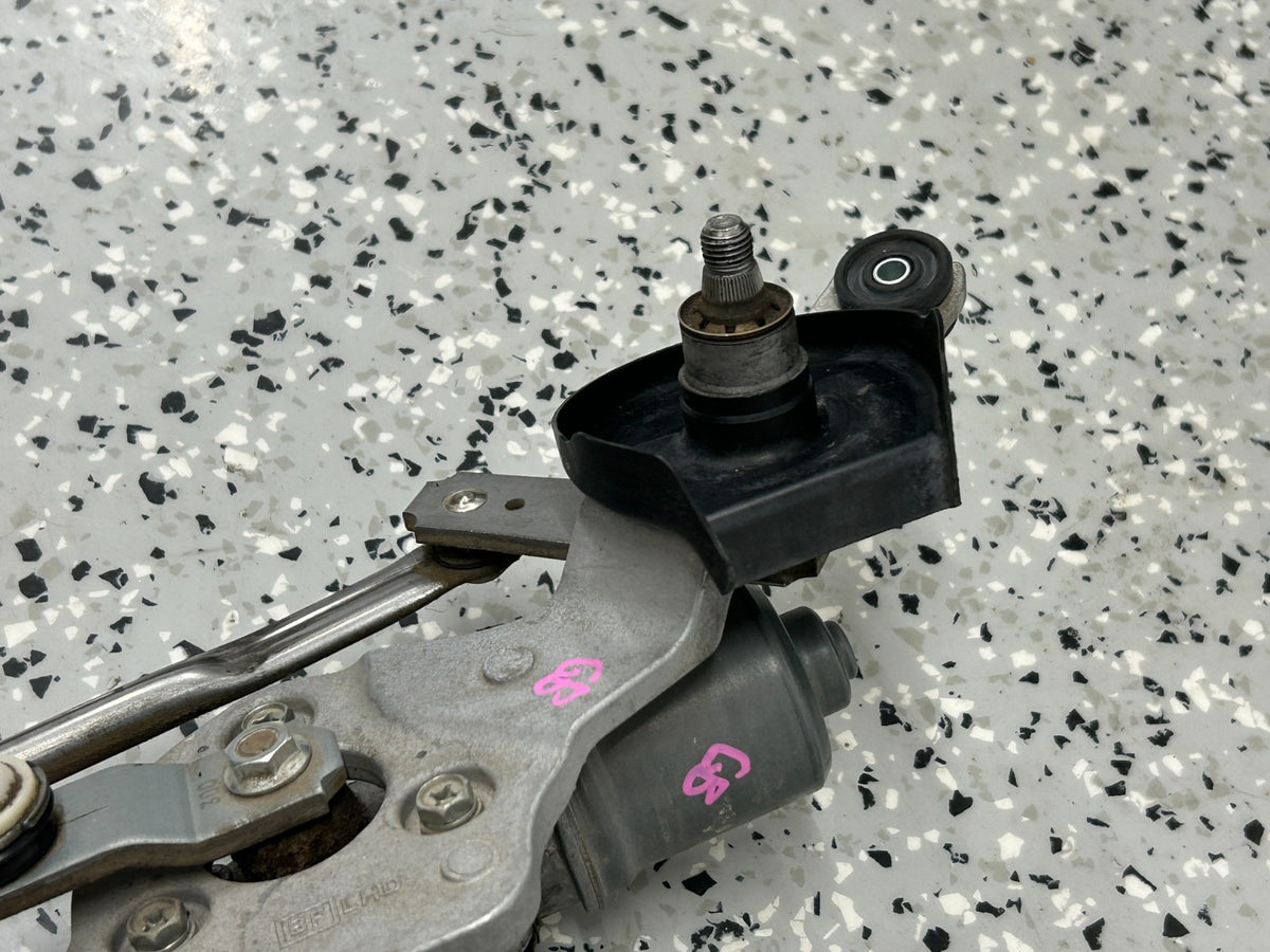 2015-2019 Subaru Outback Front Windshield Wiper Motor w/ Linkage OEM 86511AL02A
