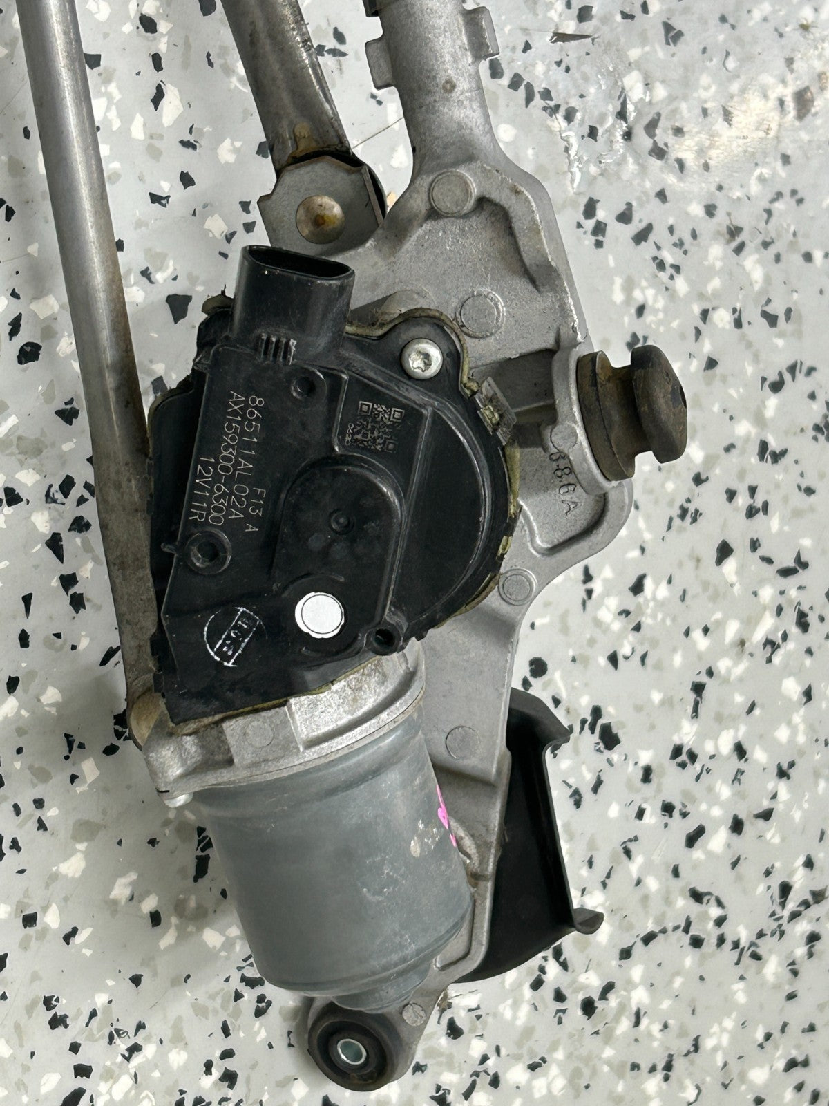 2015-2019 Subaru Outback Front Windshield Wiper Motor w/ Linkage OEM 86511AL02A