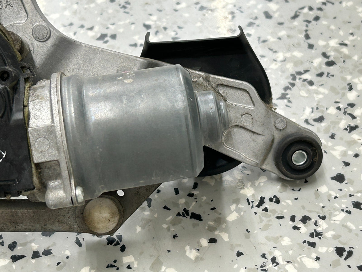 2015-2019 Subaru Outback Front Windshield Wiper Motor w/ Linkage OEM 86511AL02A