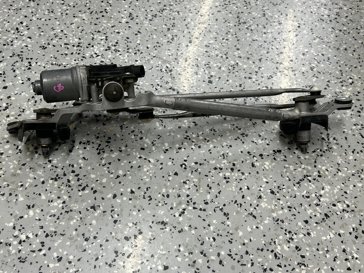2015-2019 Subaru Outback Front Windshield Wiper Motor w/ Linkage OEM 86511AL02A