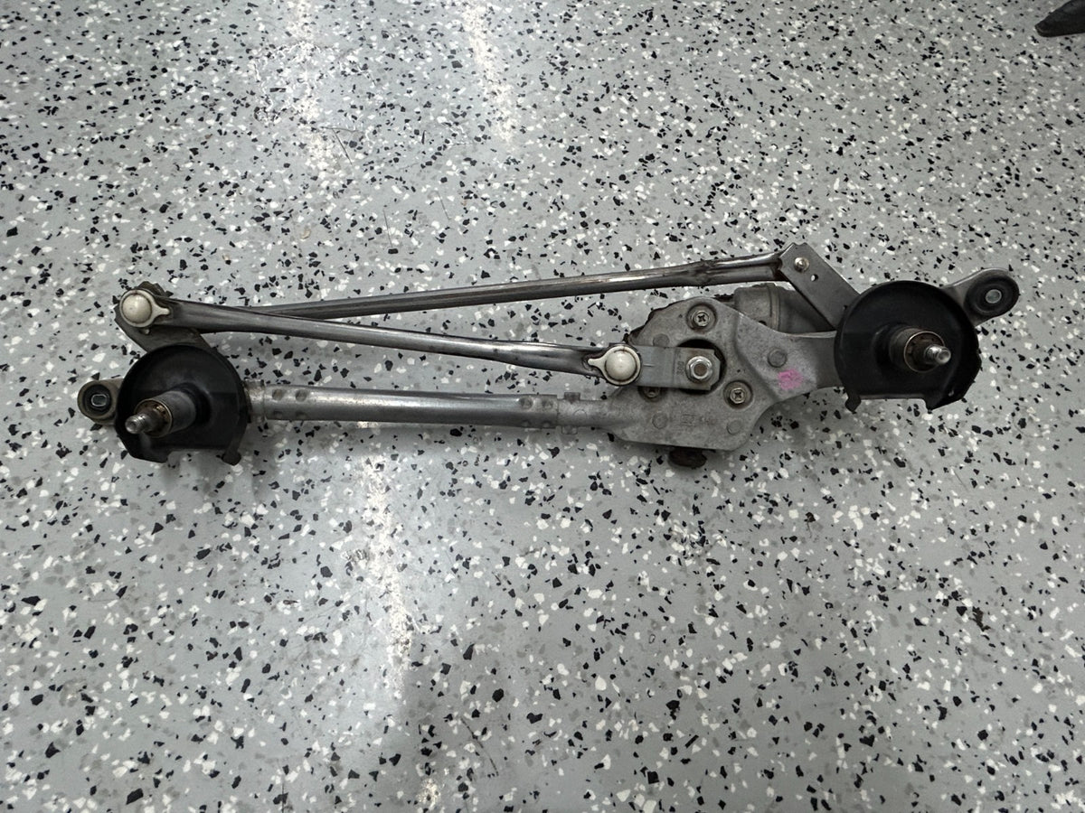 2015-2019 Subaru Outback Front Windshield Wiper Motor w/ Linkage OEM 86511AL02A