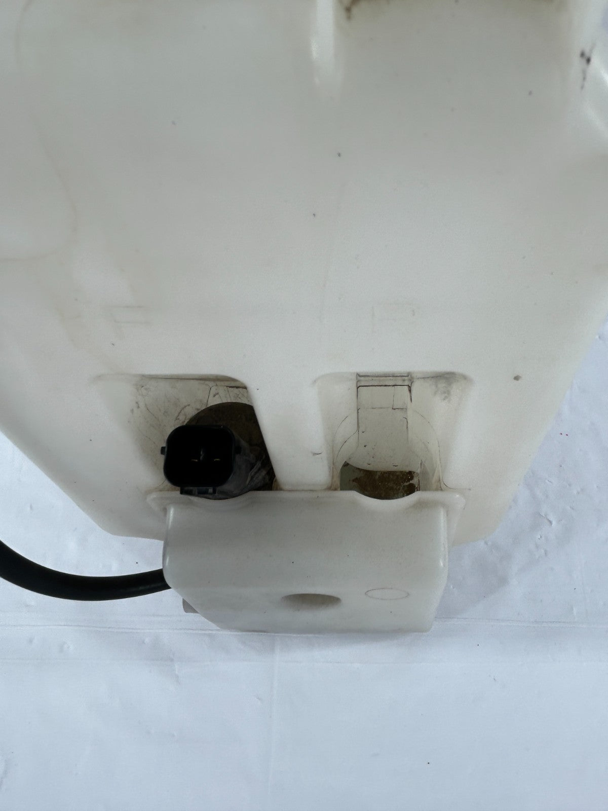2008-2010 Subaru Impreza SEDAN Windshield Washer Reservoir Tank OEM 86631FG010