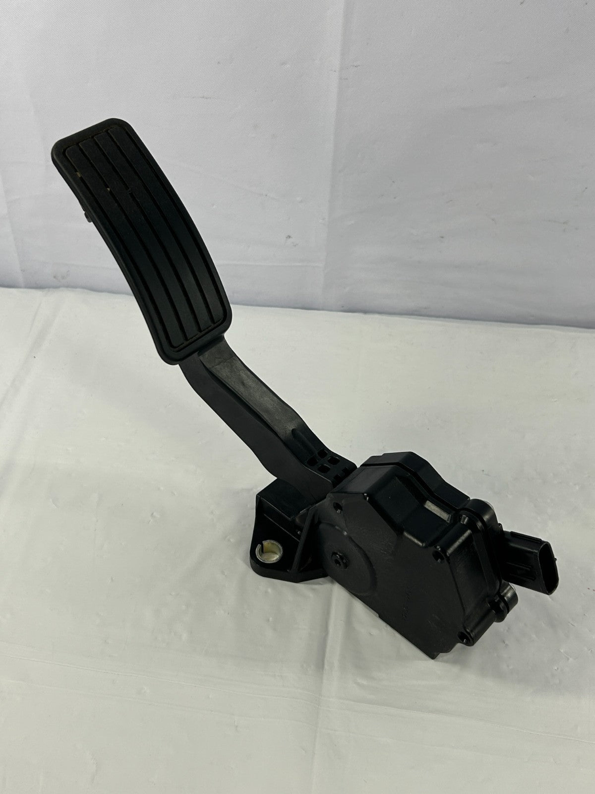 2008-2011 Subaru Impreza Accelerator Gas Pedal OEM 36010AG140