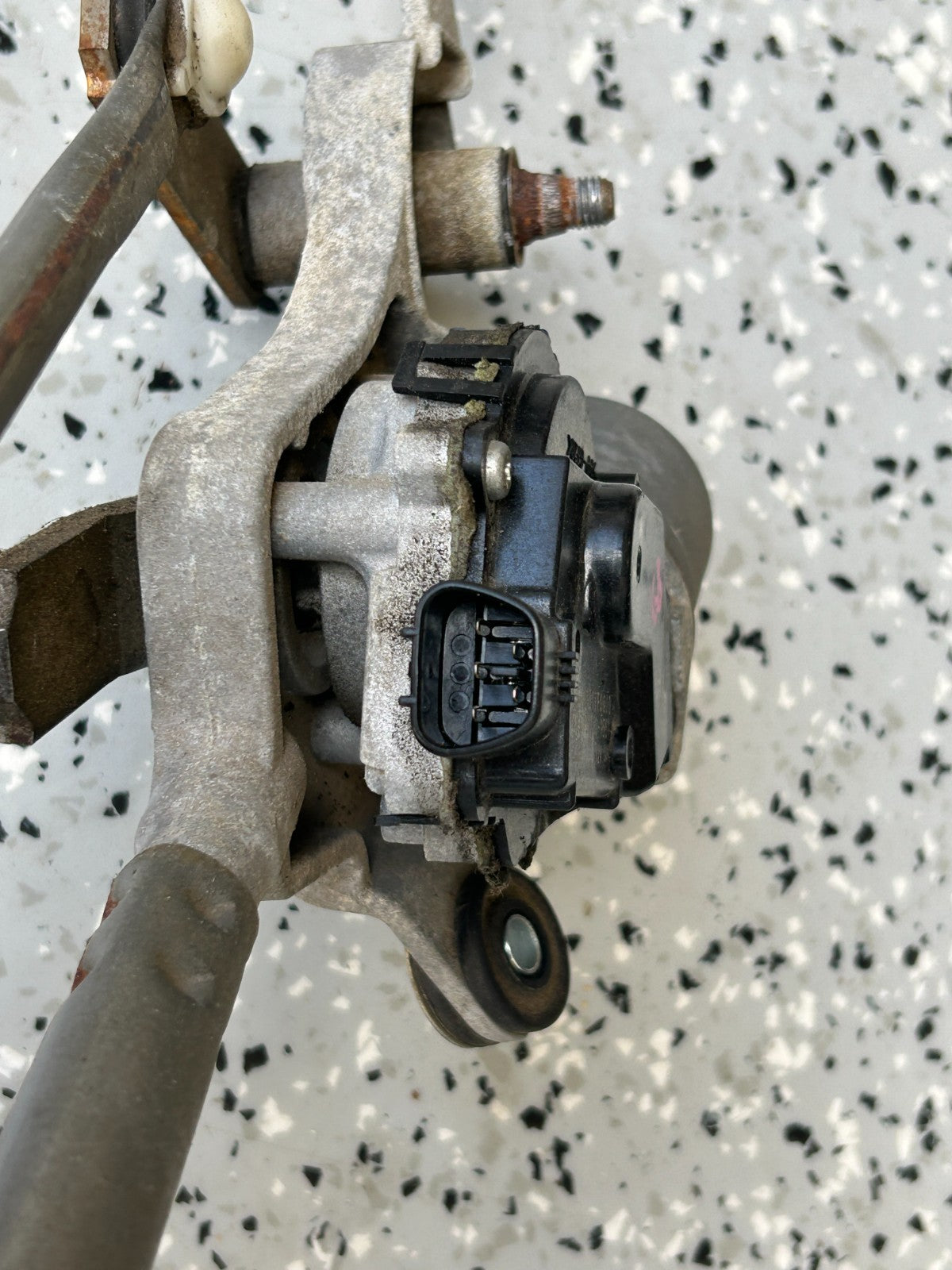2008-2011 Subaru Impreza Front Windshield Wiper Motor & Linkage OEM 86510FG010