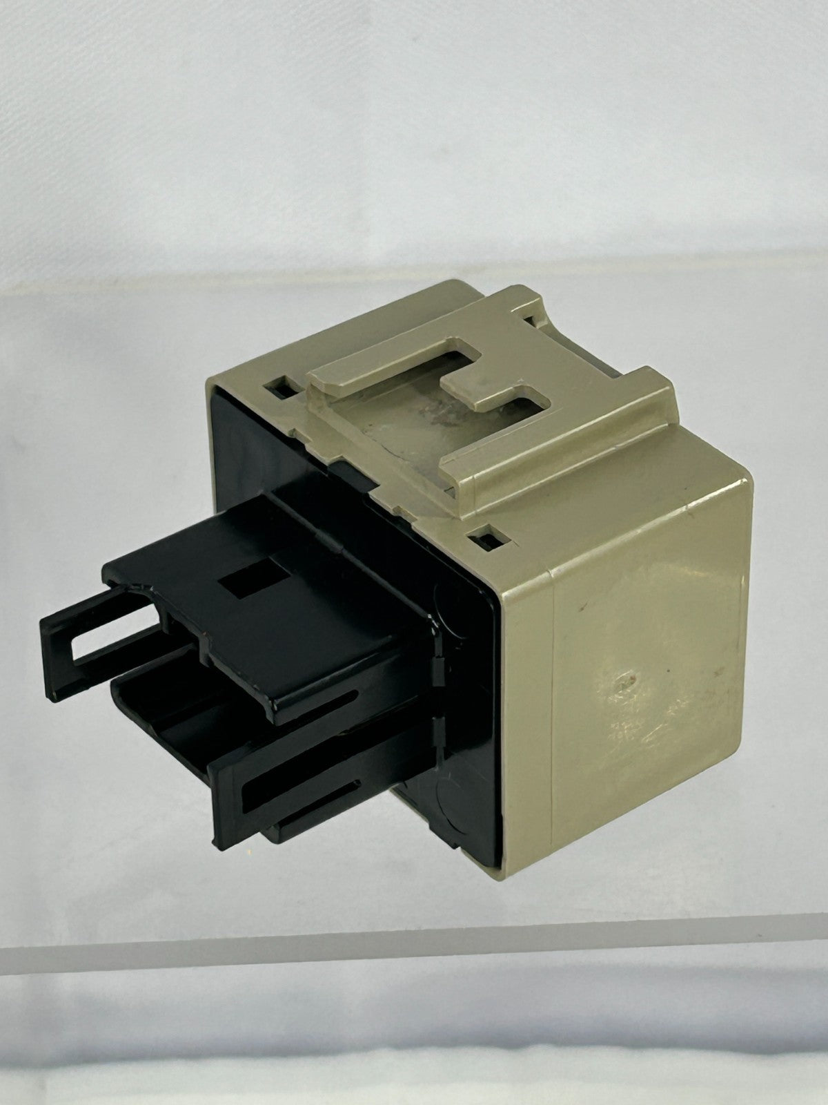 2009 Subaru Impreza Hazard Warning Flasher Relay Module OEM 86111AG000