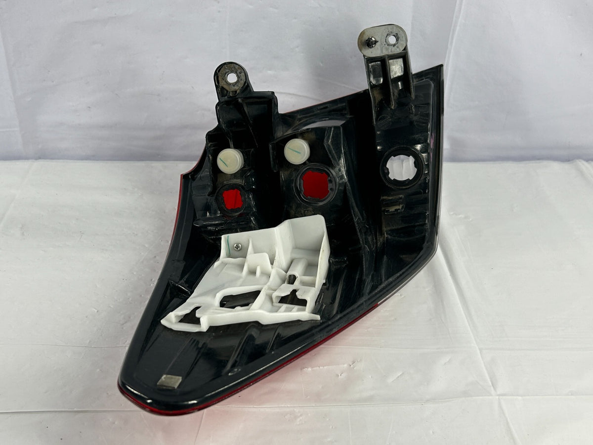 10-14 Subaru Outback Rear Right Passenger Side Tail Light Lamp OEM 84912AJ09A