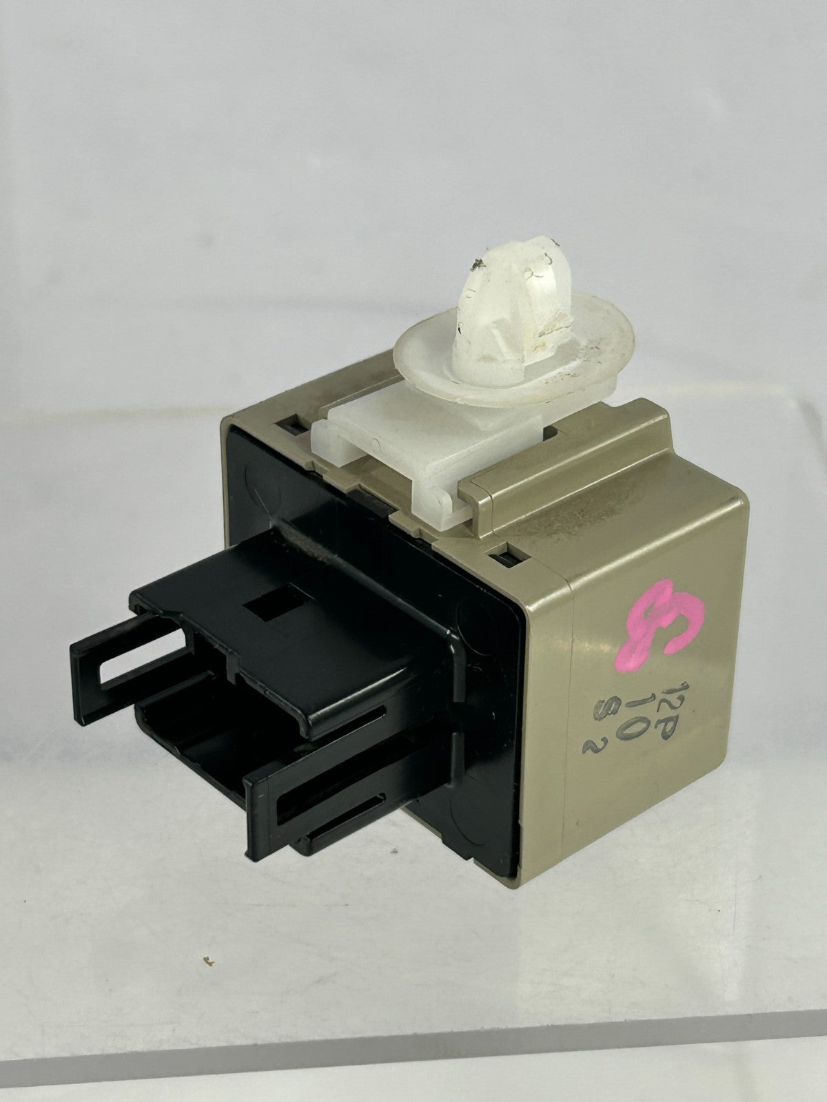 2010-2014 Subaru Outback Turn Signal Hazard Flasher Relay Dash OEM 86111AJ001