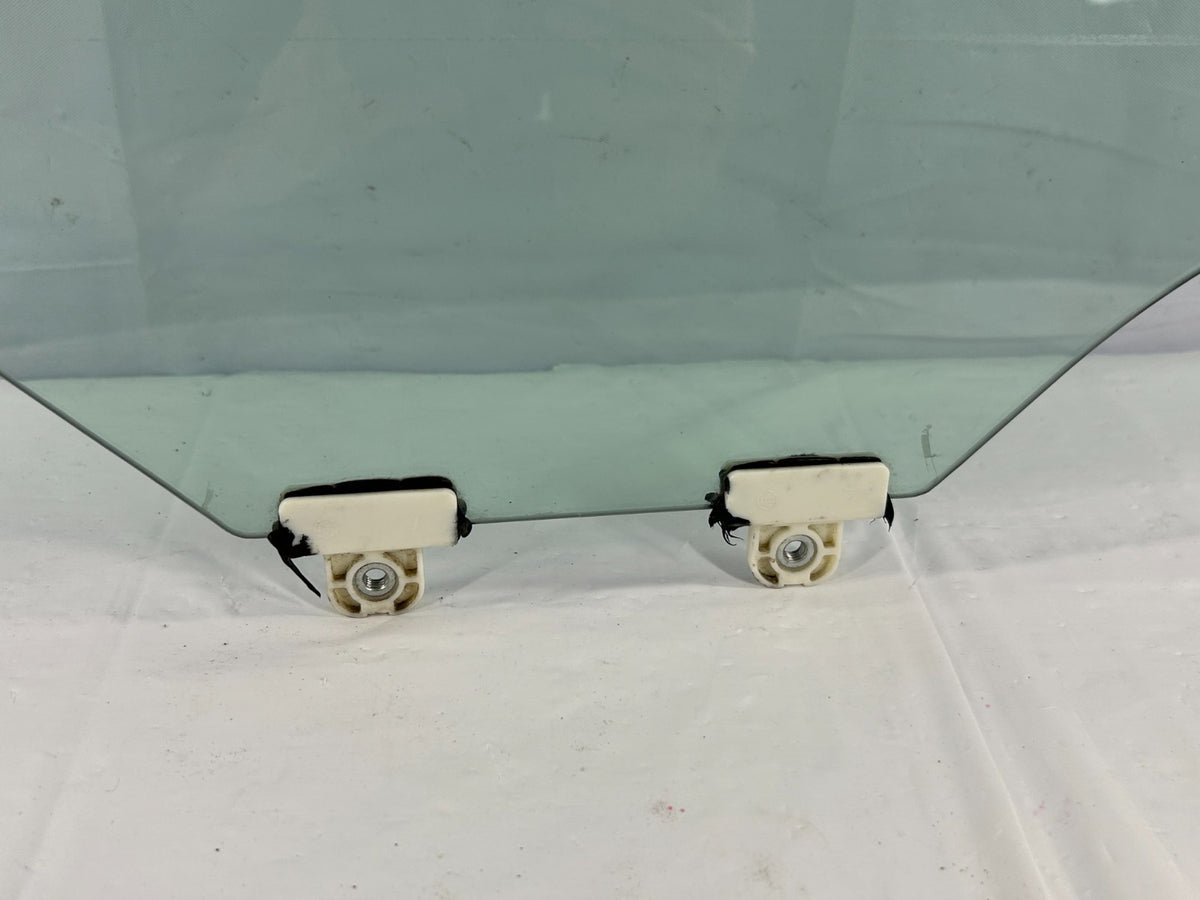 2010-2014 Subaru Outback Front Right Passenger Door Window Glass OEM 61011AJ00A