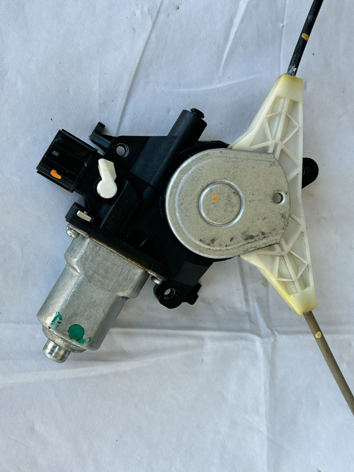 2010-2014 Subaru Outback Front Right Side Window Regulator Motor OEM 61041AJ00A