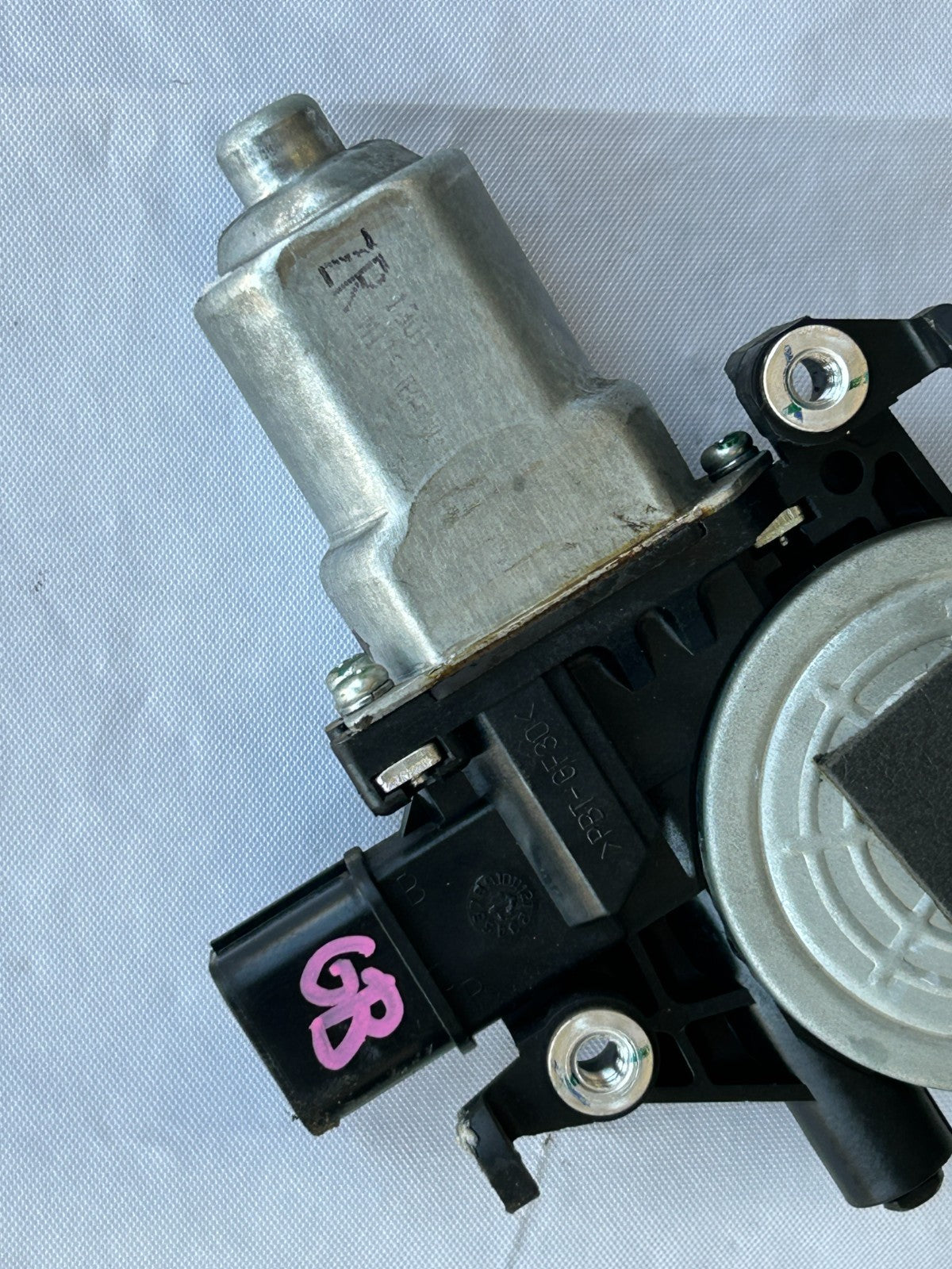 2010-2014 Subaru Outback Front Right Side Window Regulator Motor OEM 61041AJ00A