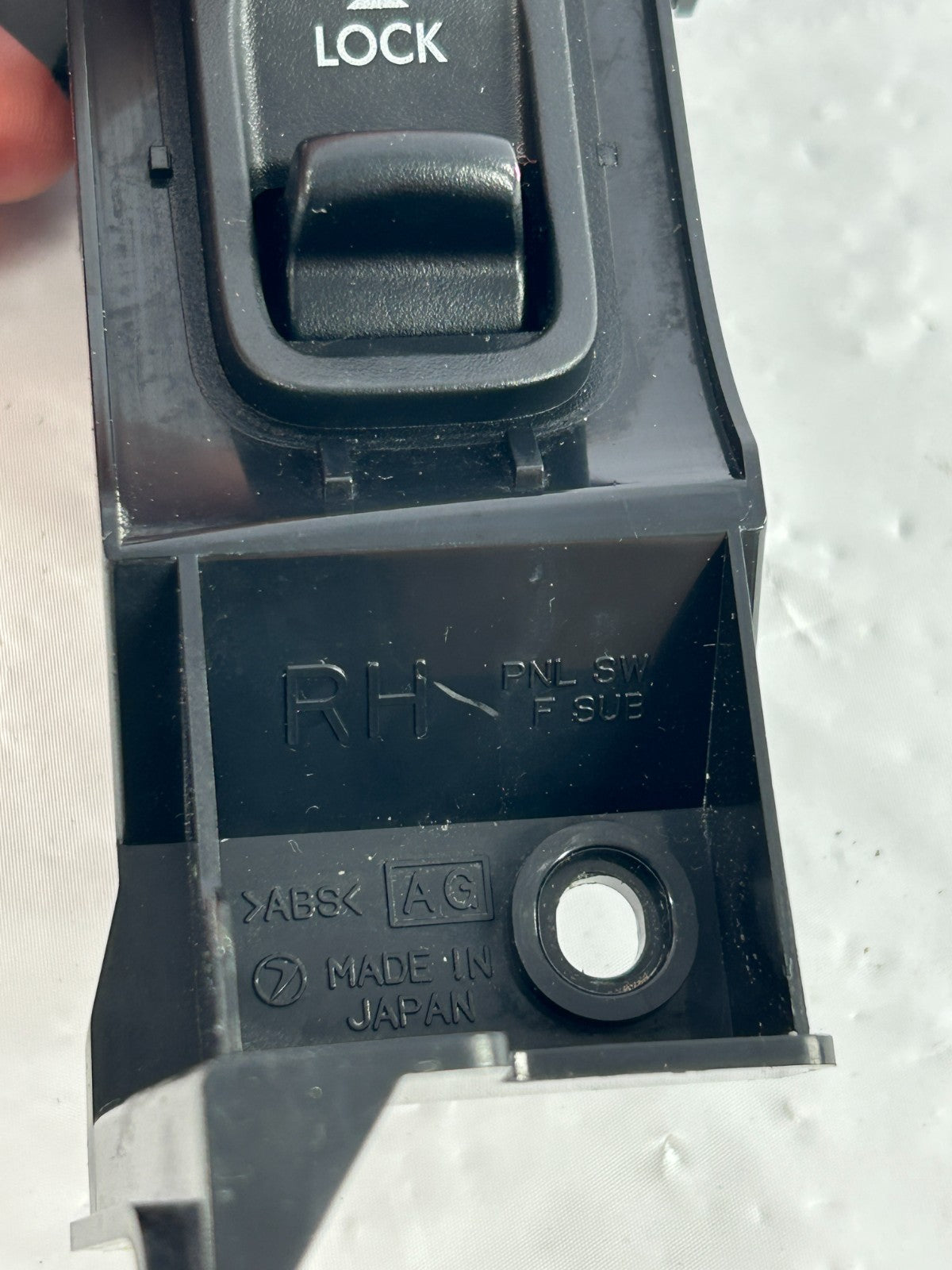2005-2009 Subaru Outback Front Right Power Window Control Switch OEM 94266AG06A