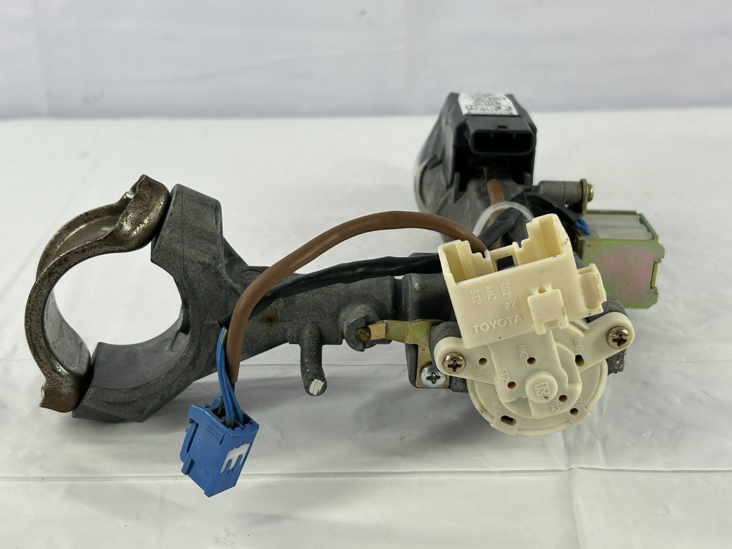 2003-2009 Toyota 4Runner Ignition Switch Lock Cylinder Assembly OEM 45280-35390