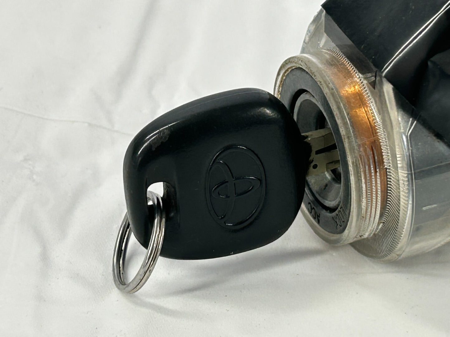 2003-2009 Toyota 4Runner Ignition Switch Lock Cylinder Assembly OEM 45280-35390